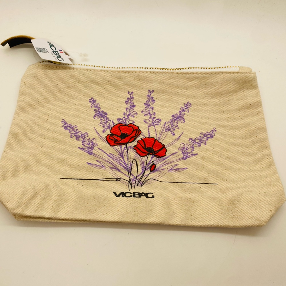 NWT Vic Bag Floral Canvas Tote Leather Pull on Zipper 6”x10”